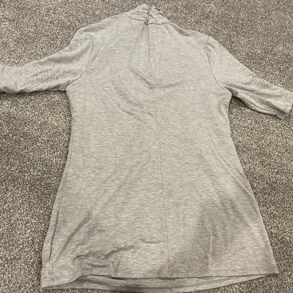 Tahari gray mock neck cotton blouse - Picture 3 of 6